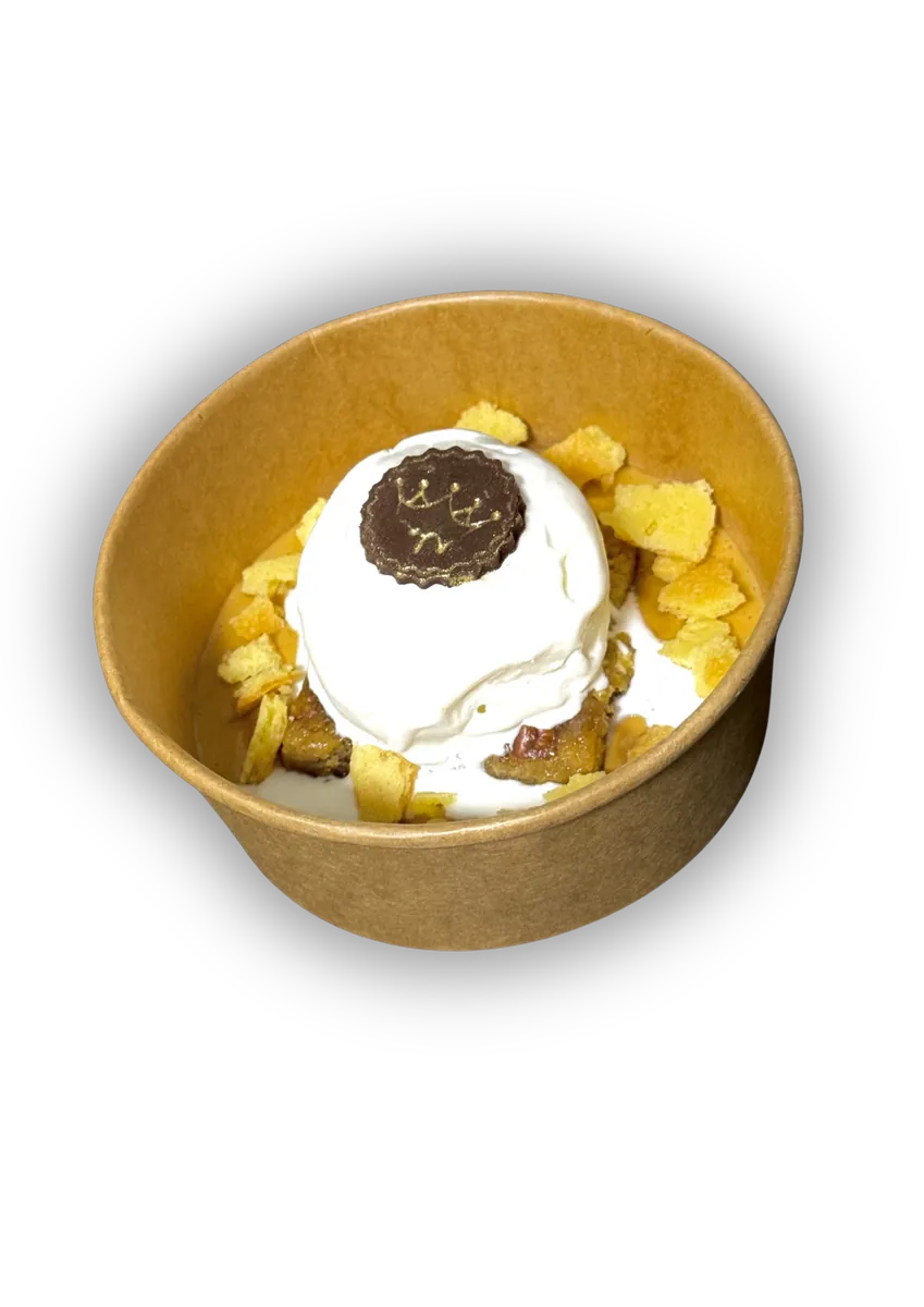 Caramello Supremo: blondie de doce de leite com noz-pecã, servido com gelato fior di latte e crumble