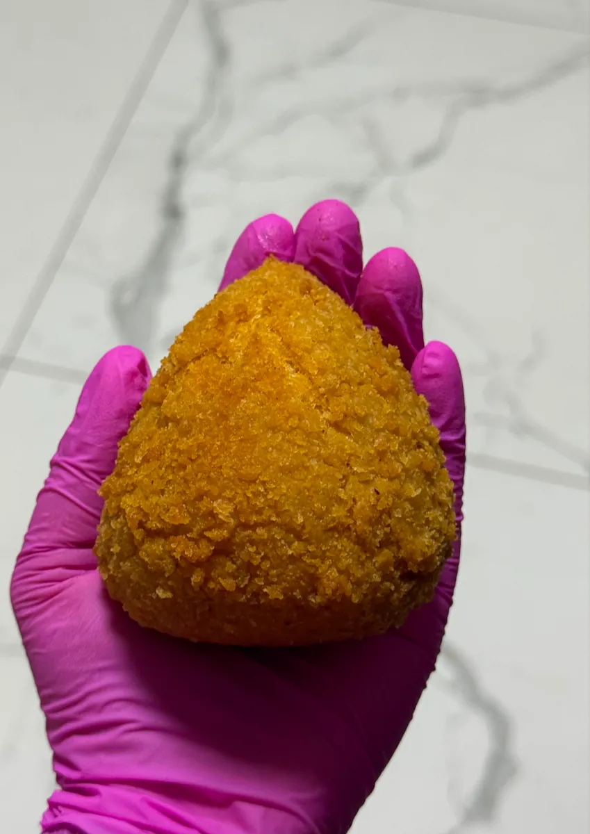 Ver foto 2 de 2 de Super Coxinha de Frango com Catupiry